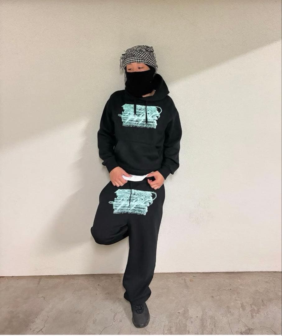 Swaggin Boyzz パーカーSサイズM3R着用