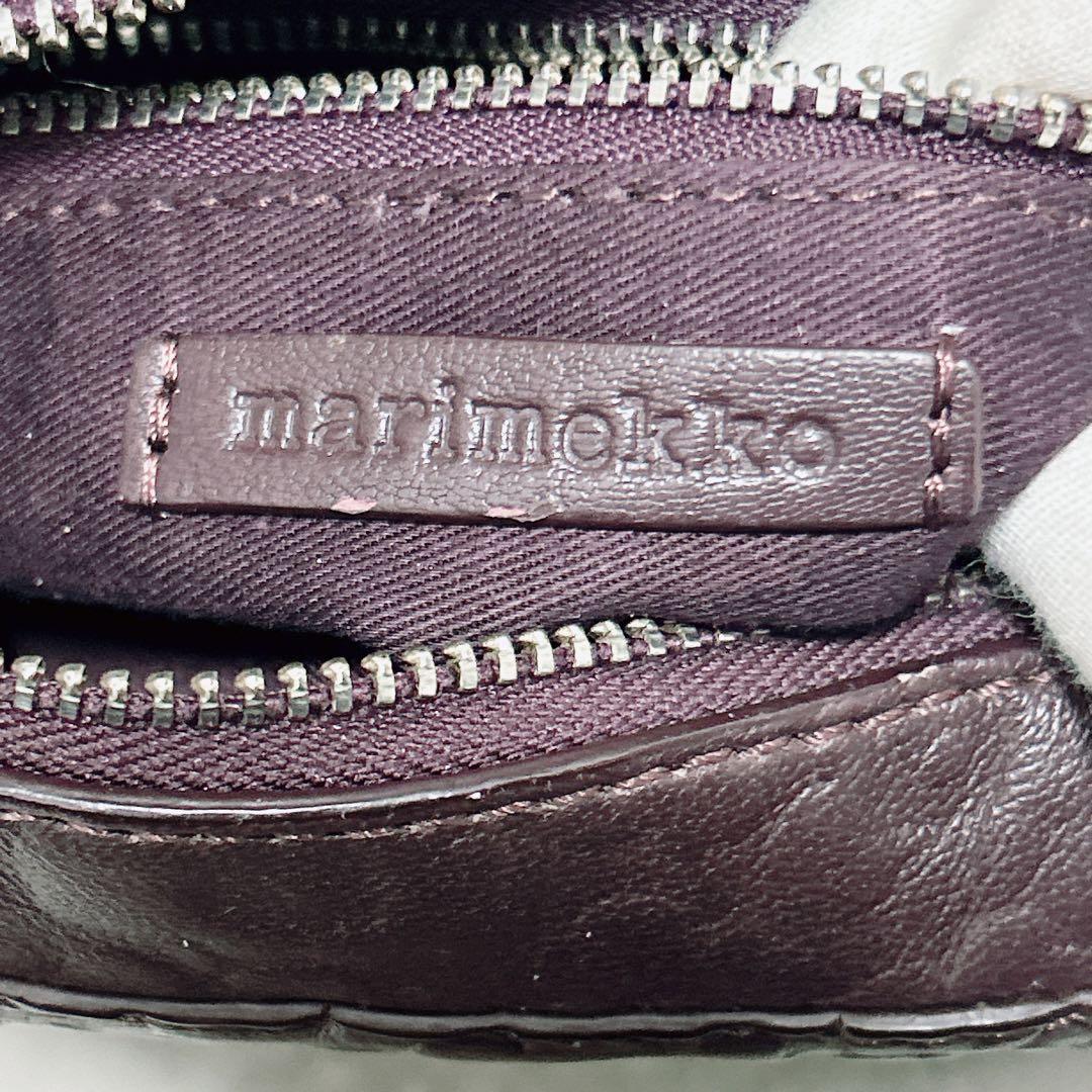 marimekkoショルダーバッグ ポシェット ウニッコ型押し ワインレッド