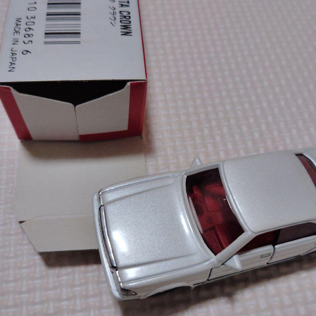 トミカ トヨタ クラウン