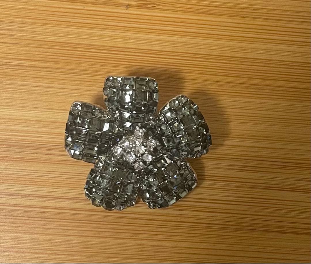 フォクシーブローチ