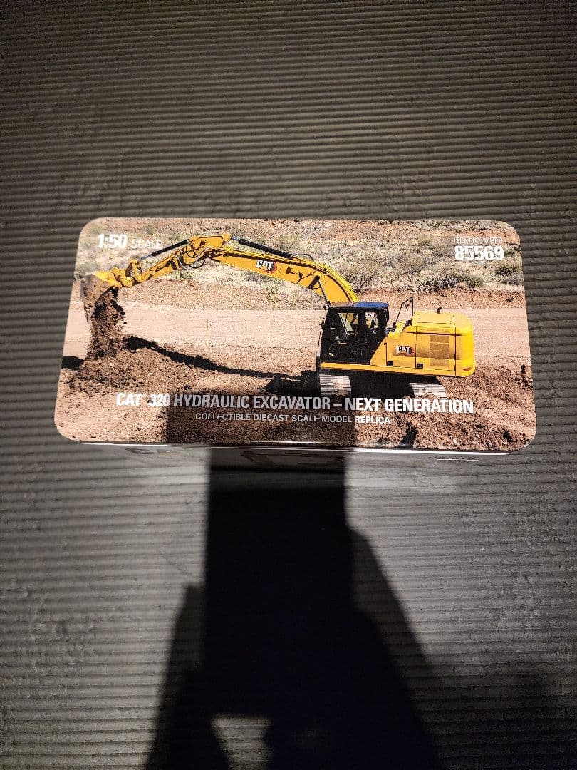 模型製作用品 CAT 320 Hydraulic Excavator 1:50