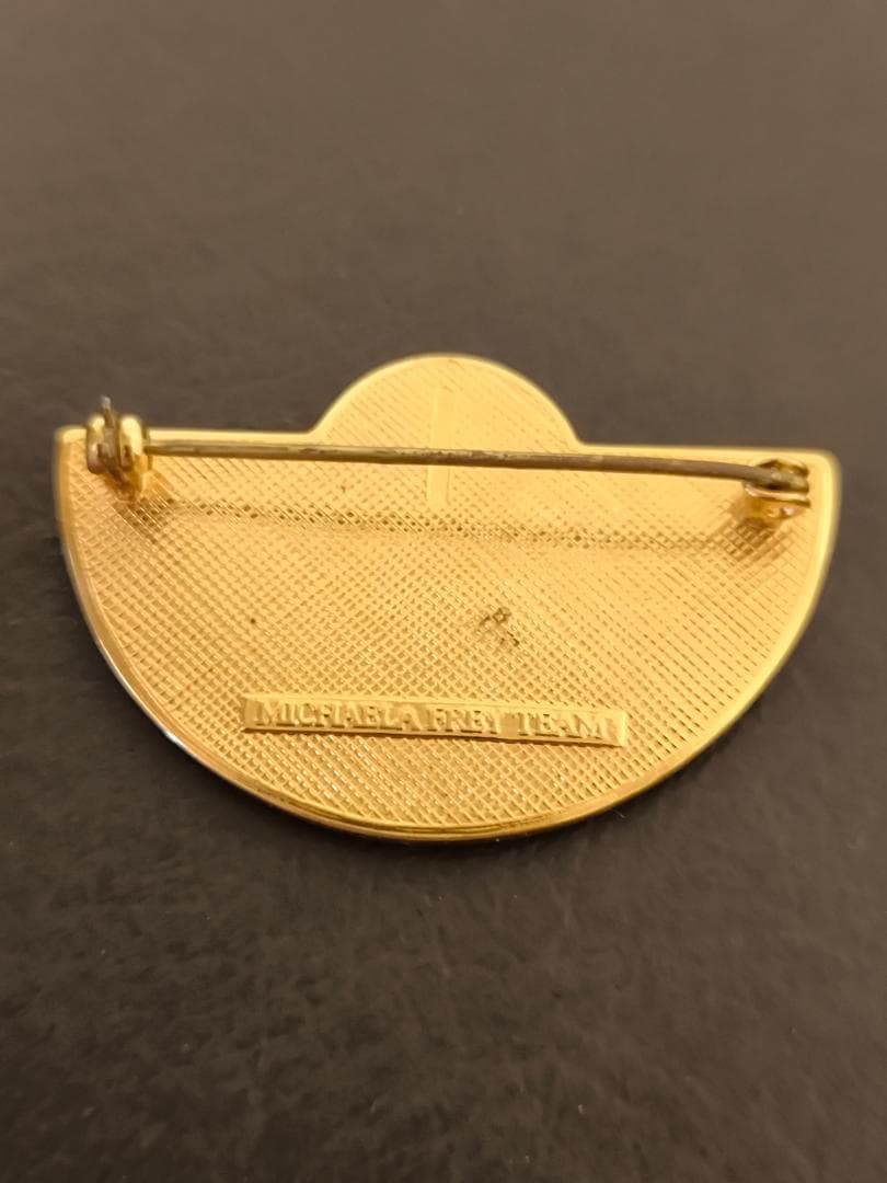 MICHAELA FREY ピンク系のオウム 鳥 ブローチ ミカエラフレイ