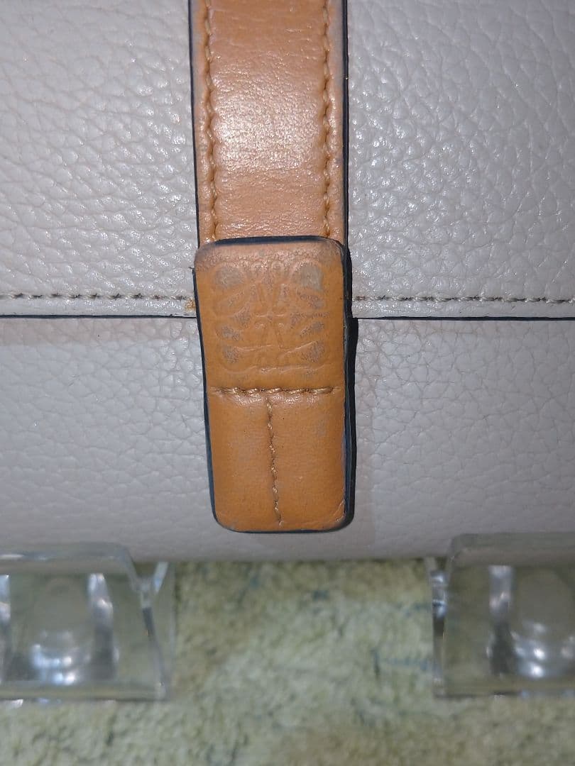 【良品】ロエベ 財布 アナグラム スモール バーティカル レザー 三つ折り財布