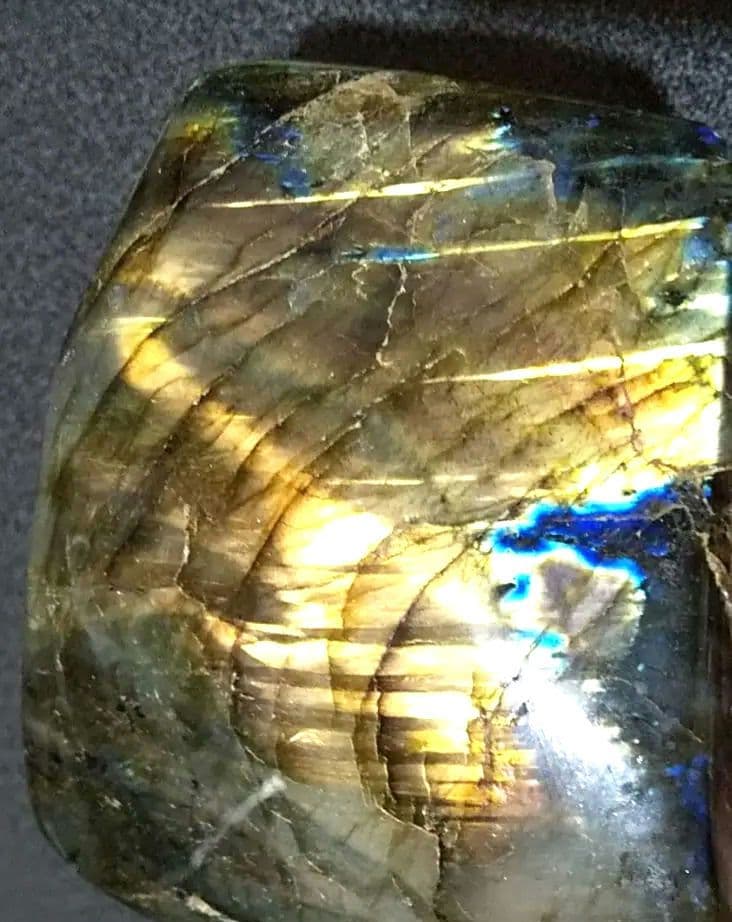 ラブラドライト 発色多数 希少