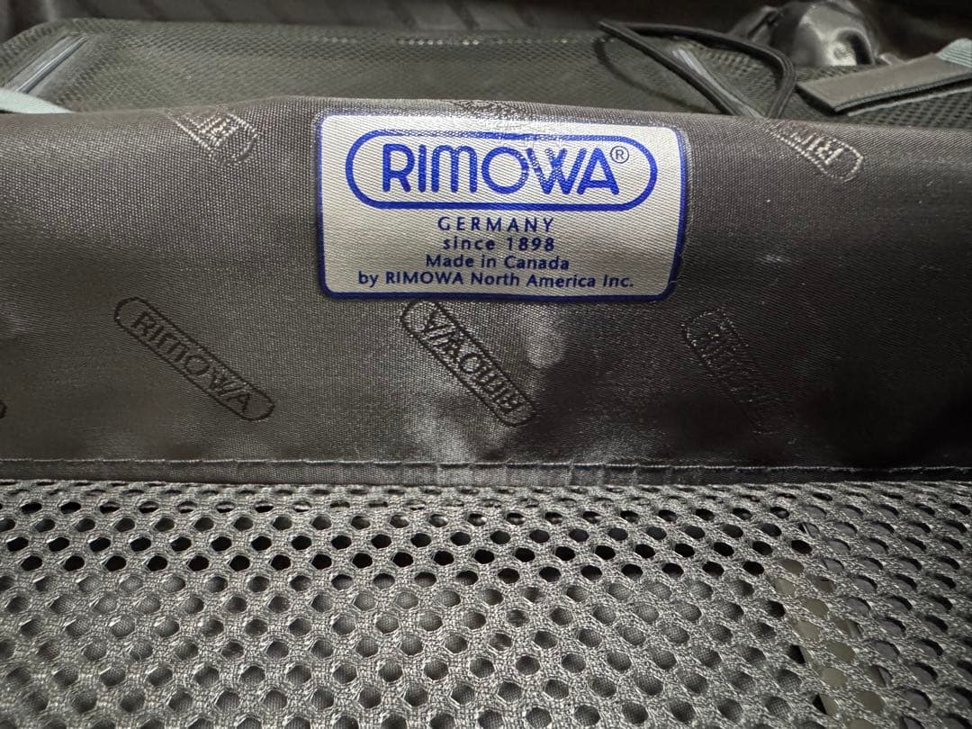 リモワ　サルサデラックス　4輪　機内持ち込み　ルビーレッド(ハワイ限定色)