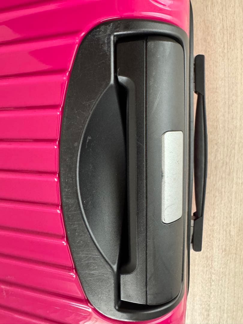 リモワ　サルサデラックス　4輪　機内持ち込み　ルビーレッド(ハワイ限定色)