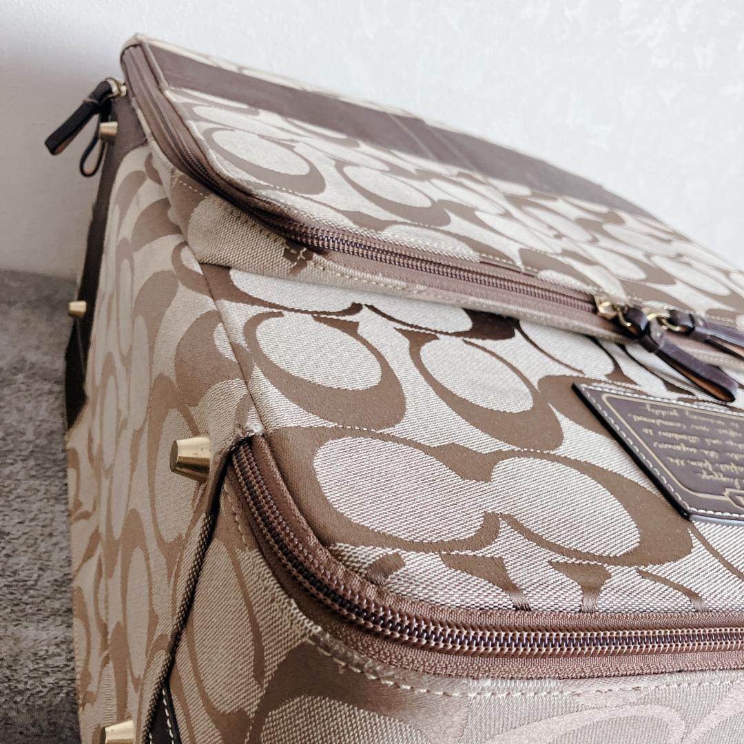 イブちゃん　COACH コーチ　キャリーケース スーツケースシグネチャー