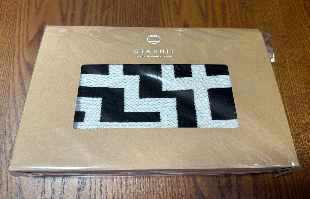 b*0様 布袋寅泰 G柄 ファインウールマフラー 新品未開封