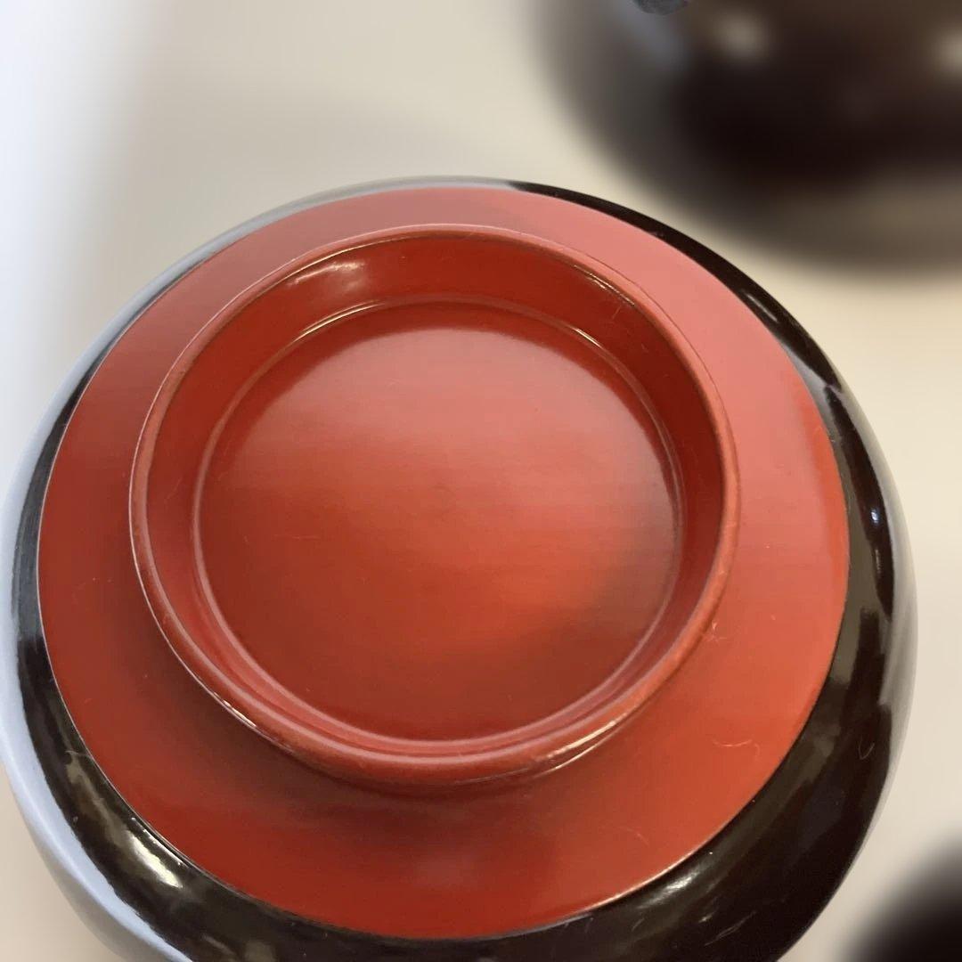 黒塗に蓋・内朱塗の金蒔絵木製漆器椀五客／蓋に希少な意匠「（三日月の）月輪に蝙蝠」