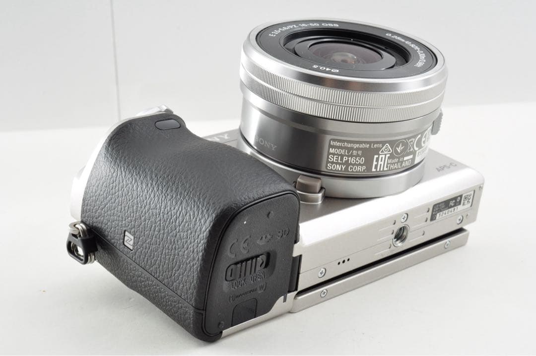 【ショット数1080回 / 美品】 Sony α6000 ダブルズームキット