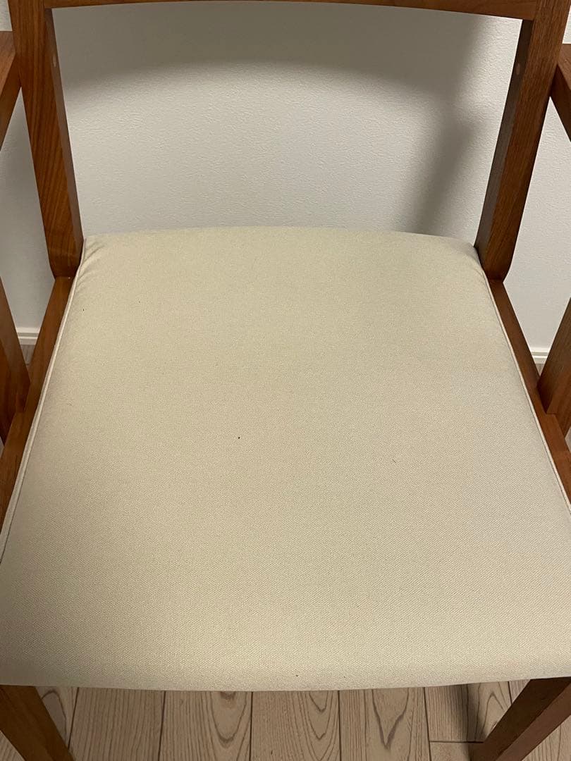 あの　未使用品　SOLID チェア　⭐︎送料込みで新品の半額価格！