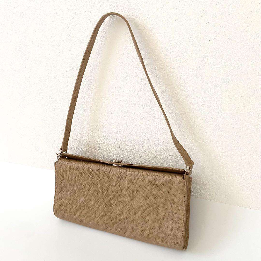 美フェラガモ ワンショルダーバッグ サフィアーノレザー ガンチーニ　アクセサリー