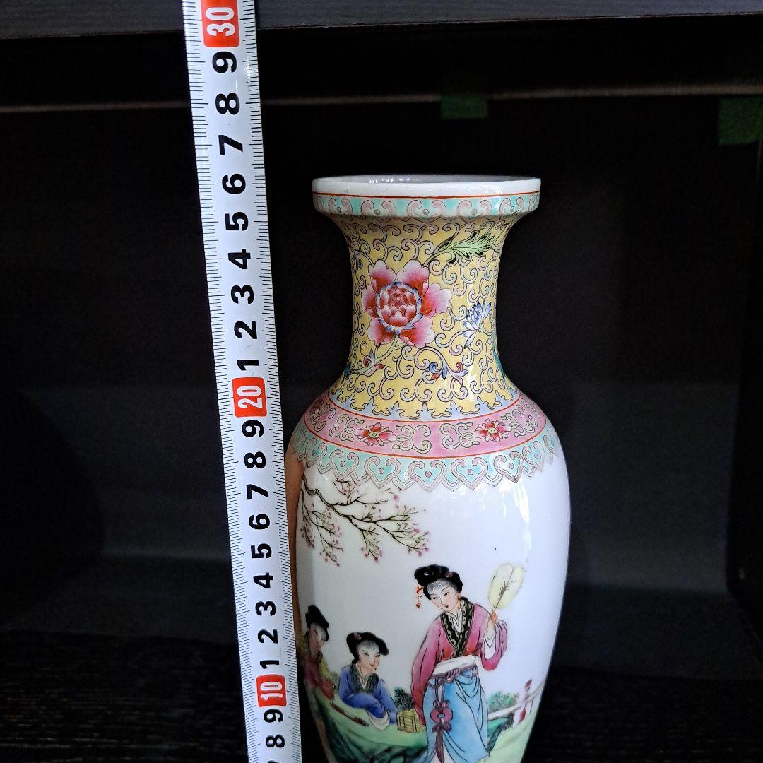 中国古玩　大清乾隆年　辰砂飾壺　　粉彩　白磁　　山水女人図　漢詩文