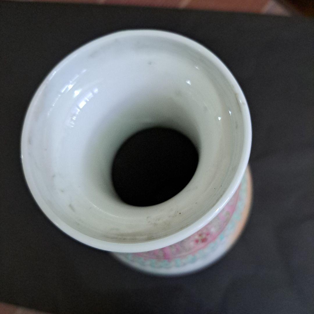 中国古玩　大清乾隆年　辰砂飾壺　　粉彩　白磁　　山水女人図　漢詩文