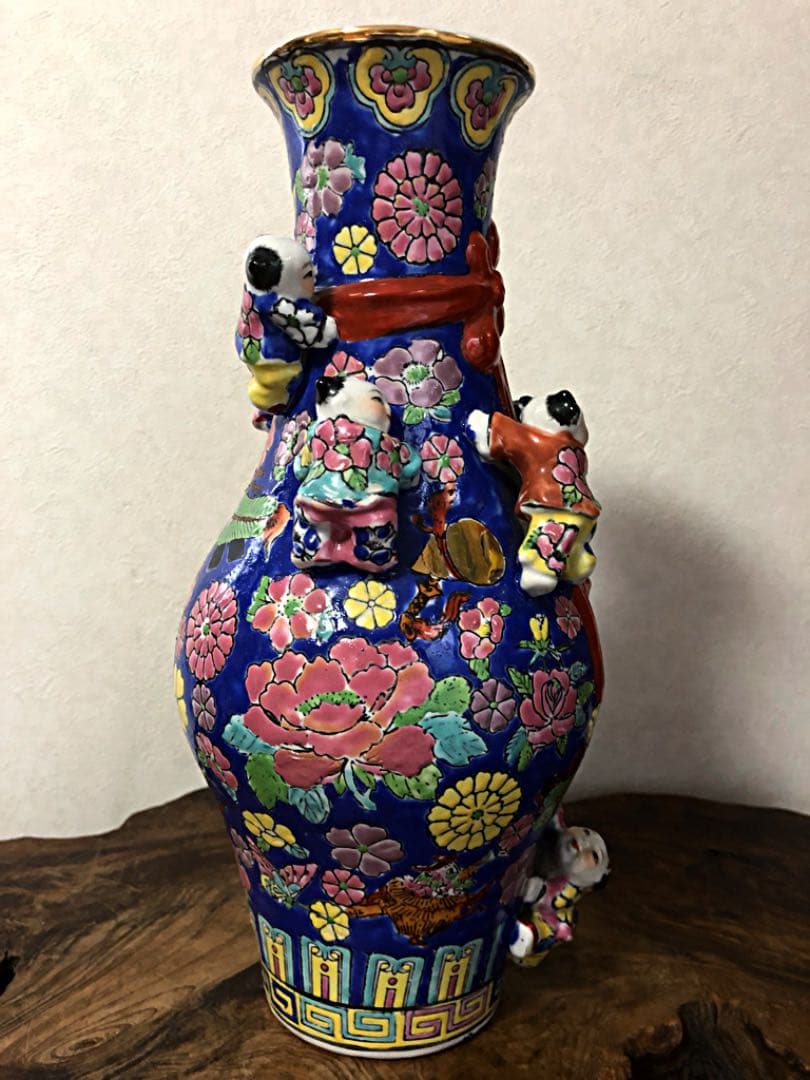 中国美術 多唐子 多彩草花蝶芭蕉扇紋 砂こうだい 花瓶 景徳鎮