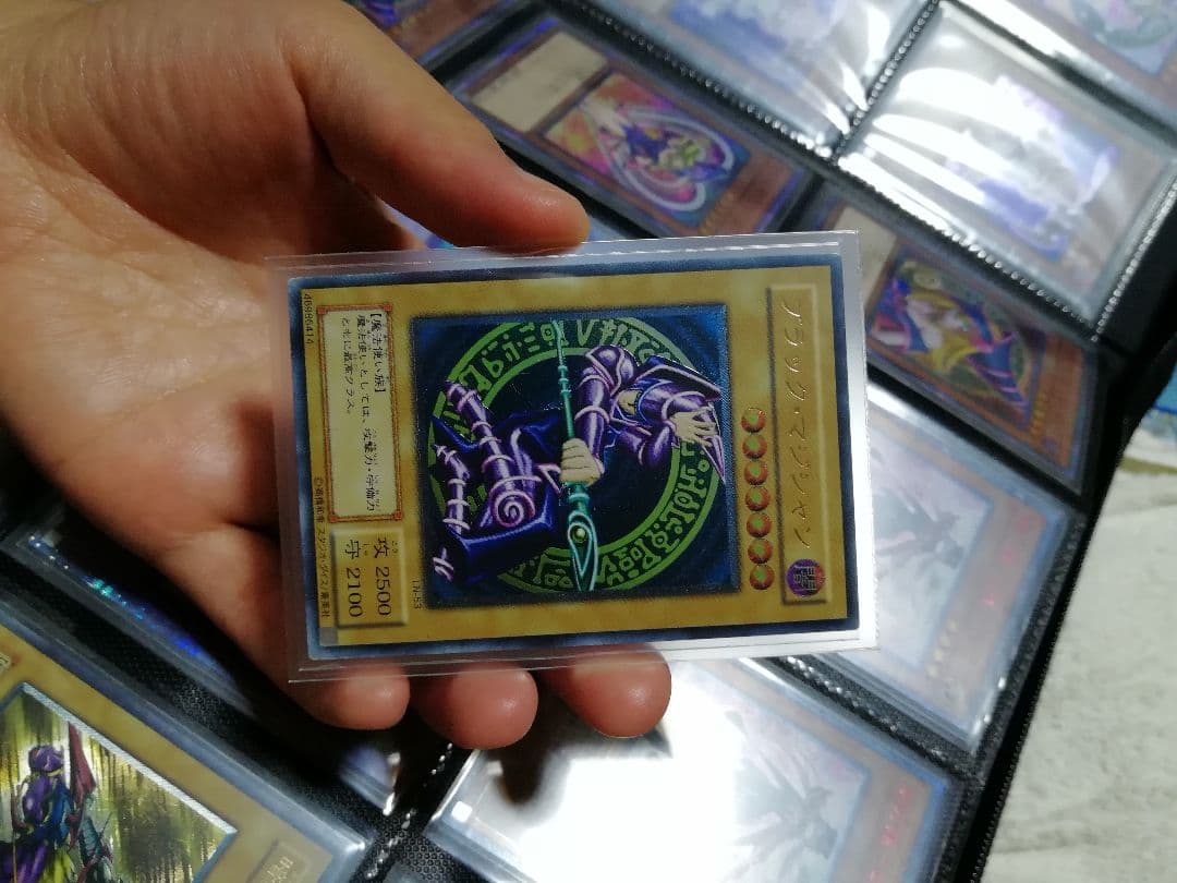 良品　ブラックマジシャン　レリーフ②