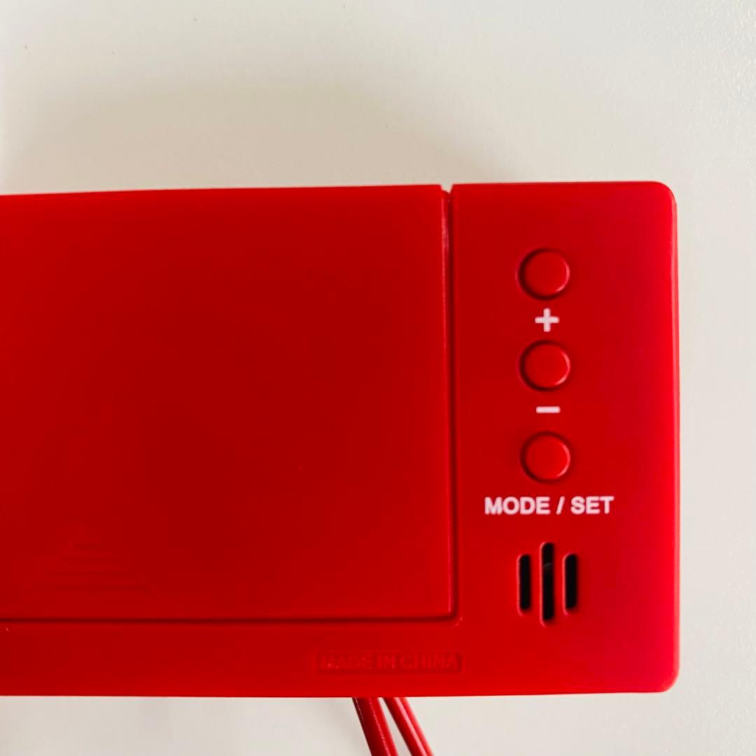 SEIKO Supreme デジタル置時計 赤