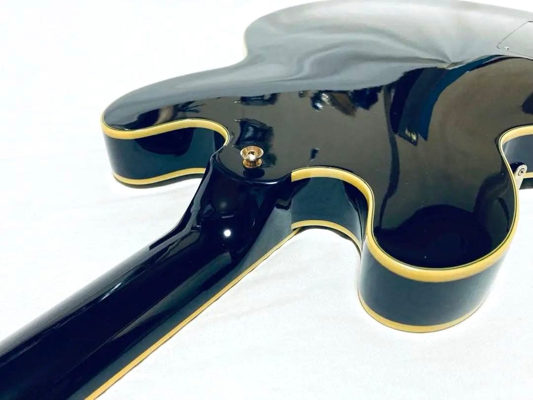 Epiphone B.B. King Lucille セミアコ ハードケース付き