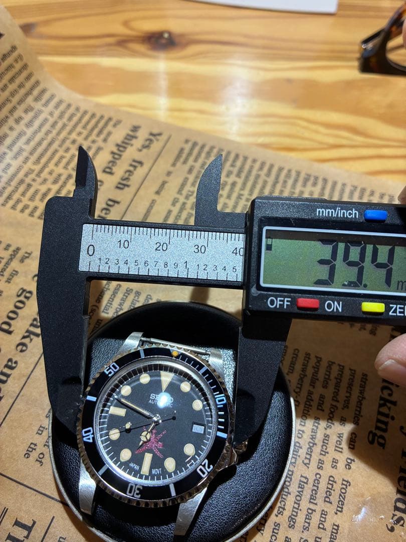 nh35自動巻搭載 39.5mmアンティークドーム型レンズアルミ製ブラックベゼル