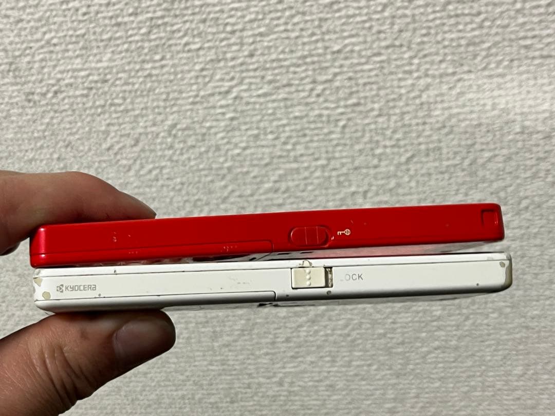 LIBERO ホワイト & HONEY BEE レッド 携帯電話本体　起動確認済