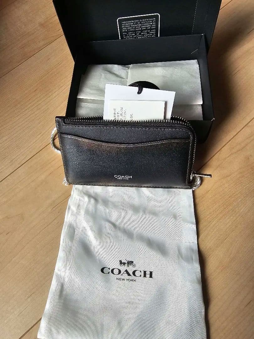COACH ニューヨーク ジップ カード ケース・ラブド レザー