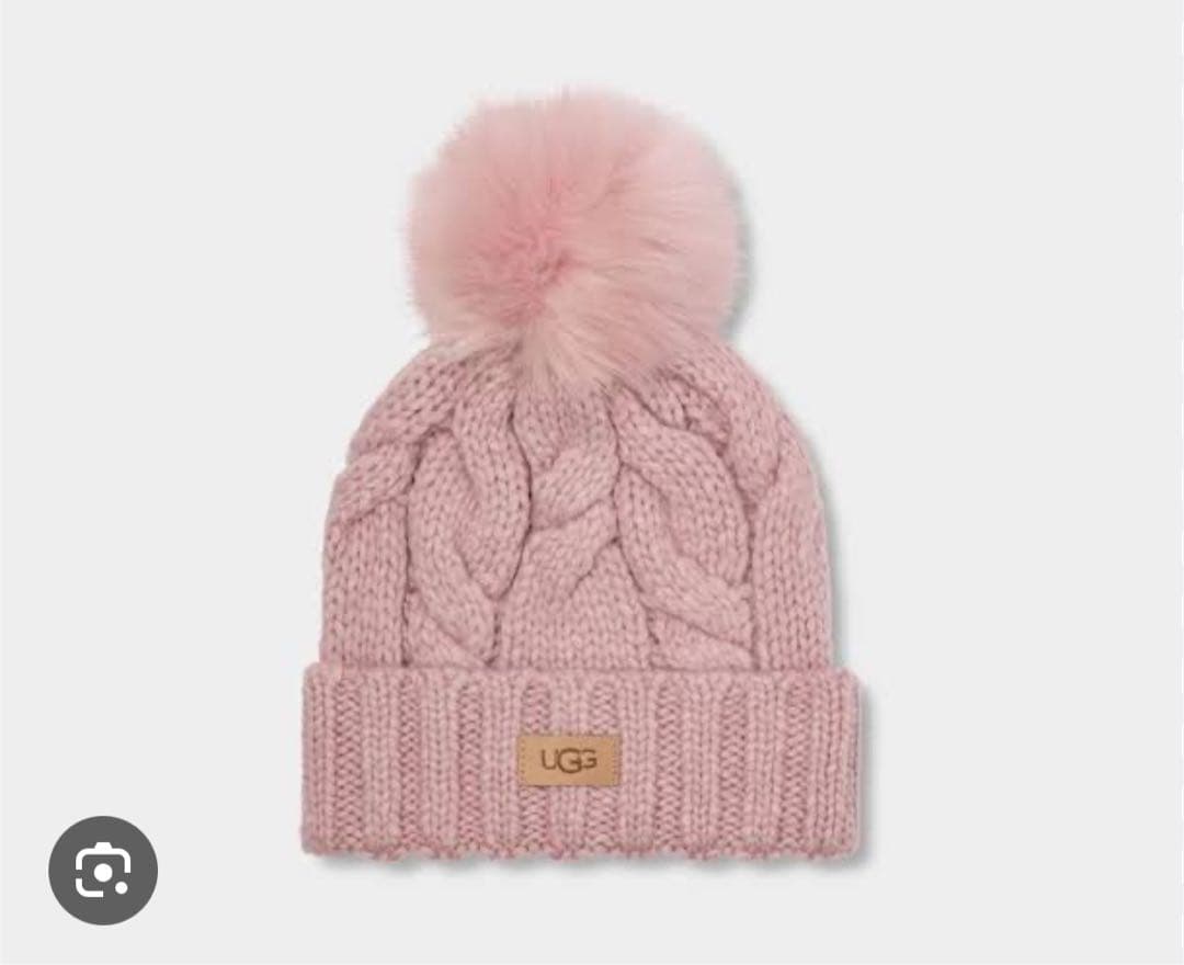 UGG ケーブル編みニット帽 ファー付きポンポン
