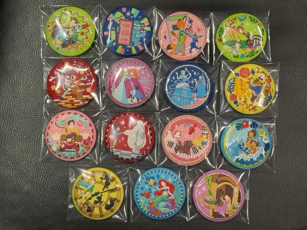 Disney Characters 刺繍缶バッジビスケット2 フルコンプセット