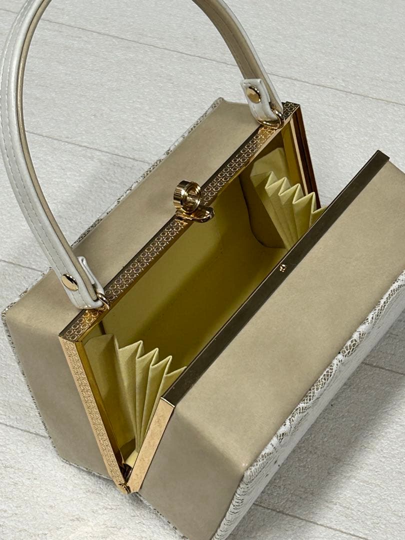 和装バッグ　ベージュ系　レース