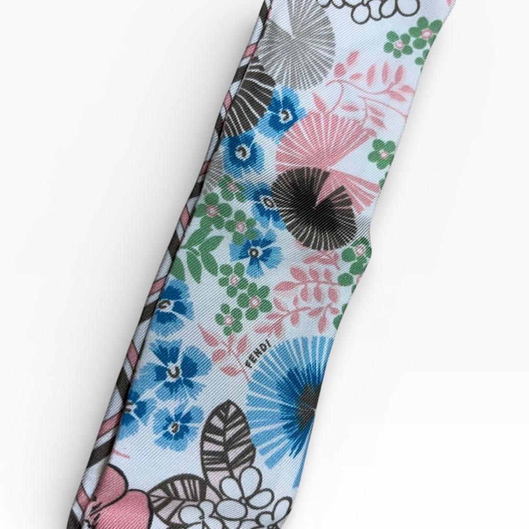 FENDI フェンディ　ズッカ柄　FFロゴ　ラッピー　花柄　スカーフ　小物