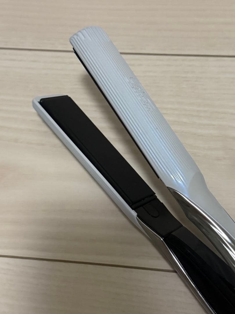 ReFa ストレートヘアアイロン ホワイト　キャップ付