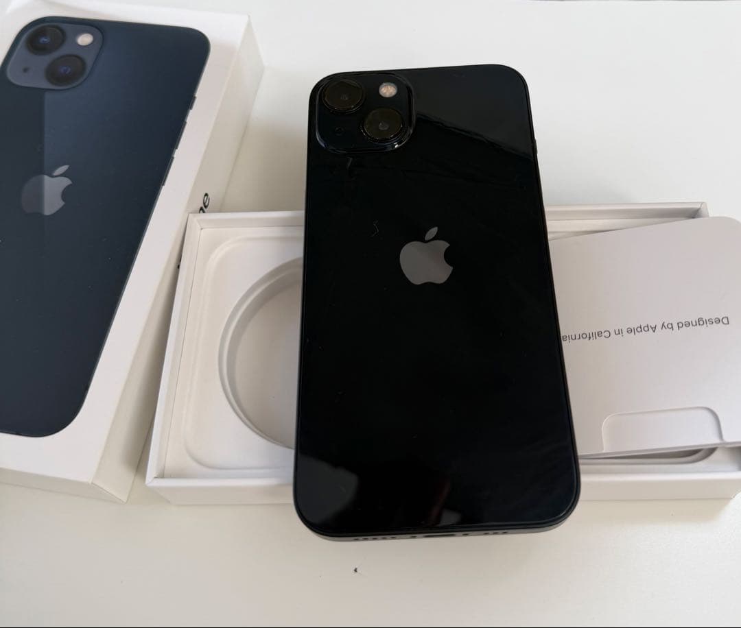 iPhone 13 128GB ブラック SIMフリー☆電池95%／箱あり／美品