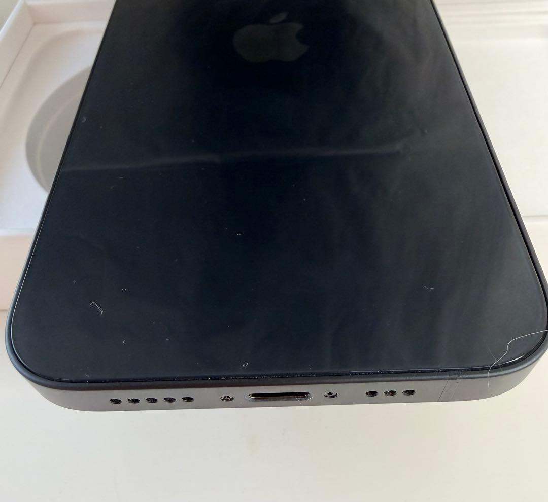 iPhone 13 128GB ブラック SIMフリー☆電池95%／箱あり／美品