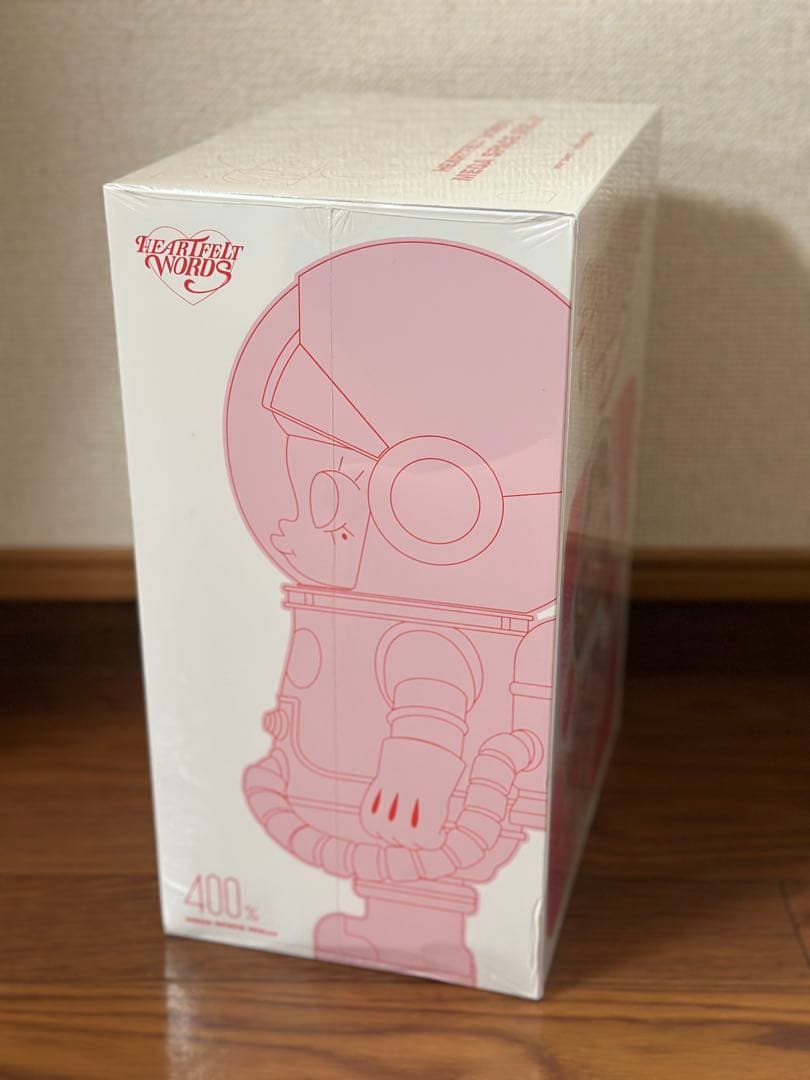 ポップマート MEGA SPACE MOLLY 400% HEARTFELT