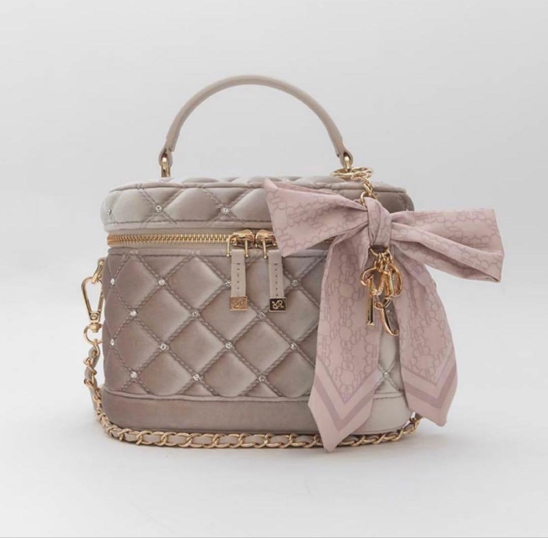 RANDA 2WAY リボンチャームキルティングバニティバッグ