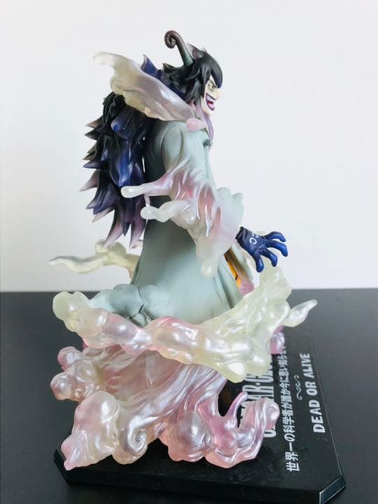 ワンピース　フィギュア　フィギュアアーツZERO シーザークラウン　フィギュア