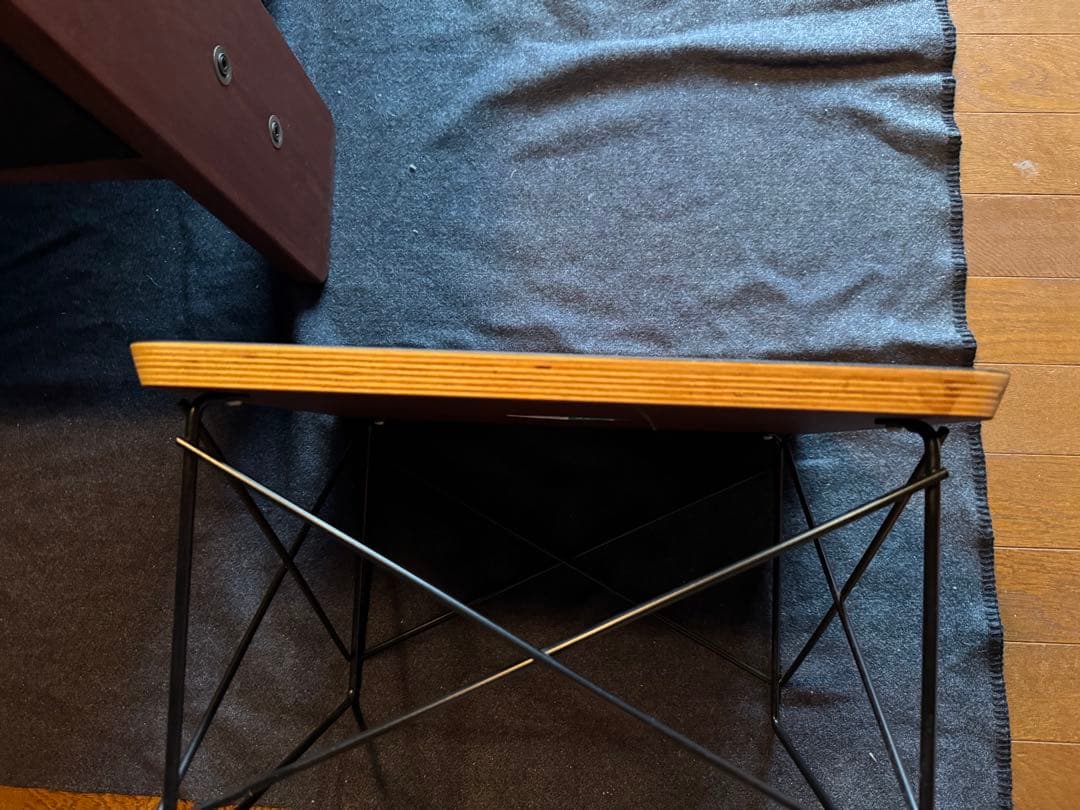 ハーマンミラー イームズワイヤーベーステーブル ブラック×ブラック