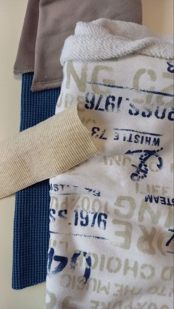 フード付きの犬の服