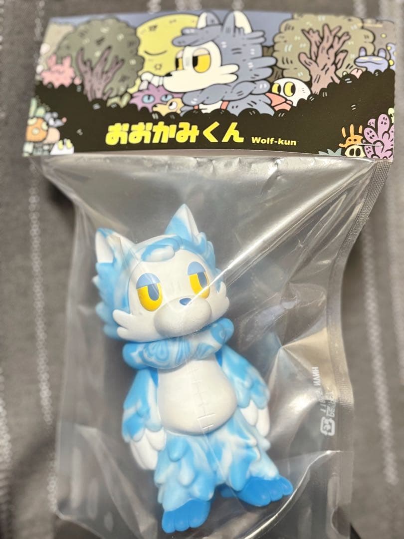 【新品/未開封】あらいきりこ おおかみくん ソフビ 青空 マーブル 木製スタンド