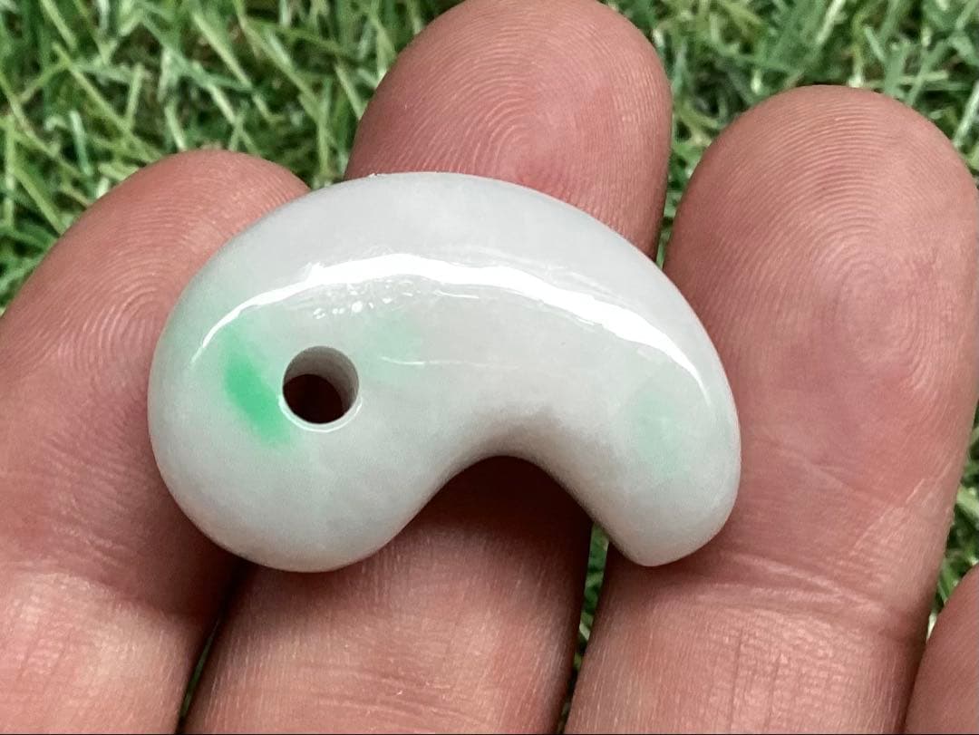 ✳premiumシリーズ一流の勾玉　コレクション レベルです‼️糸魚川翡翠　特別品