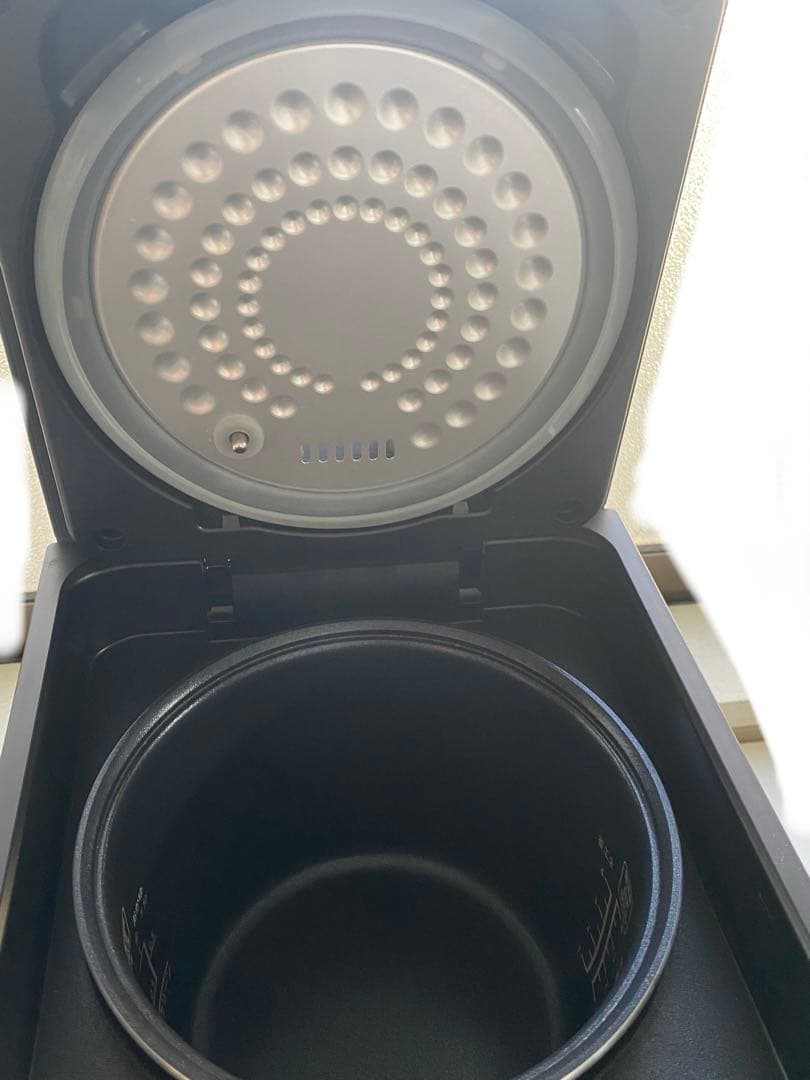 YAMAZEN 4合炊飯器 黒ブラック　カッコいい　サラダチキン　ローストビーフ