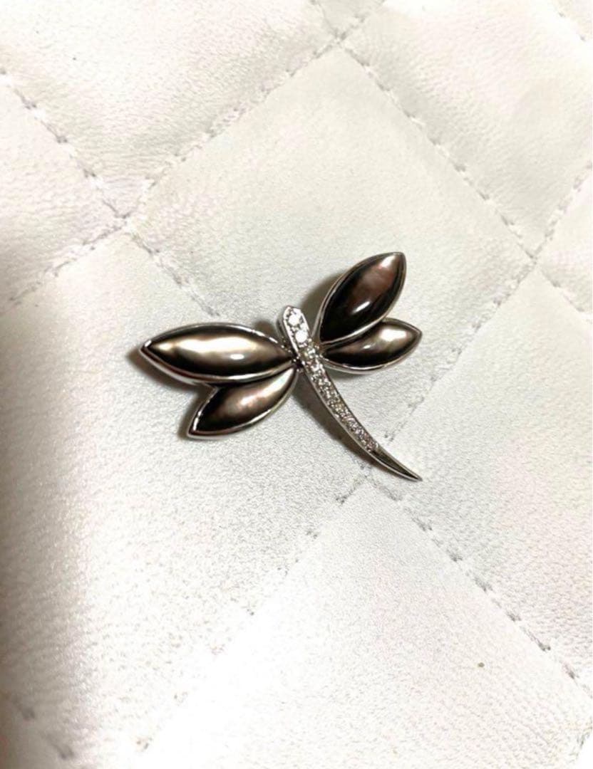 K18WG ホワイトゴールド　とんぼモチーフ　ダイヤモンドブローチ　ほぼ未使用