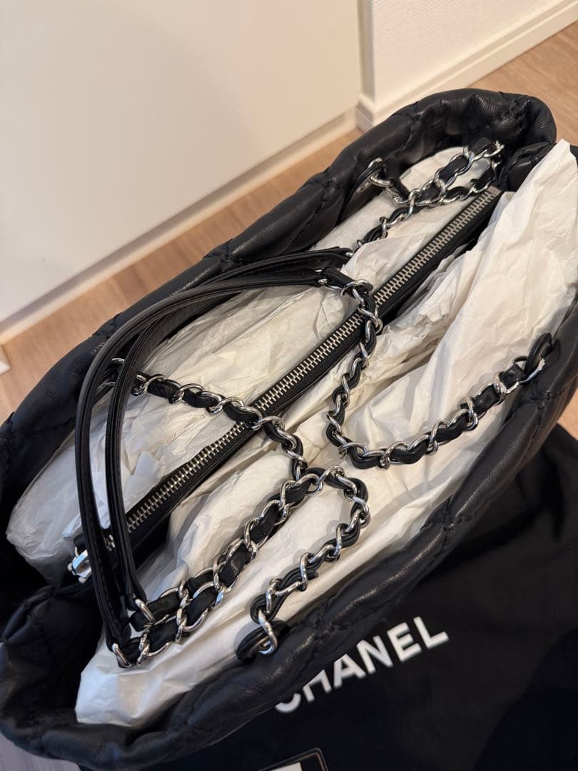 2日間のみ出品。激特価！CHANELシャネルカーフスキンチェーンショルダーバック