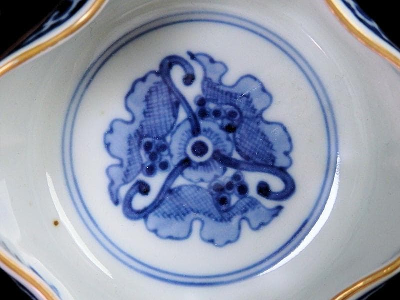 大聖寺伊万里　染錦　逆蛸に松竹梅　金唐草の図　変形向付　N1013AS-fbms