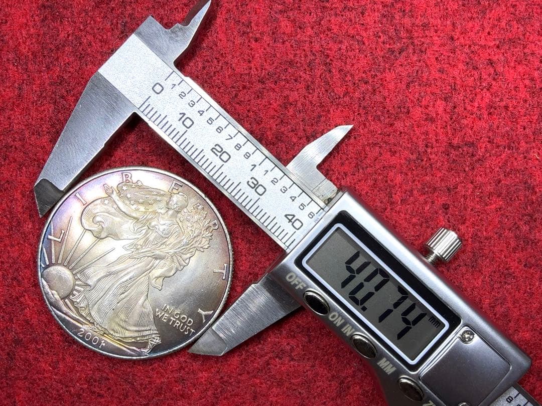 ね*こ様 2001年 シルバー イーグル  銀貨 1$ 1oz リバティ