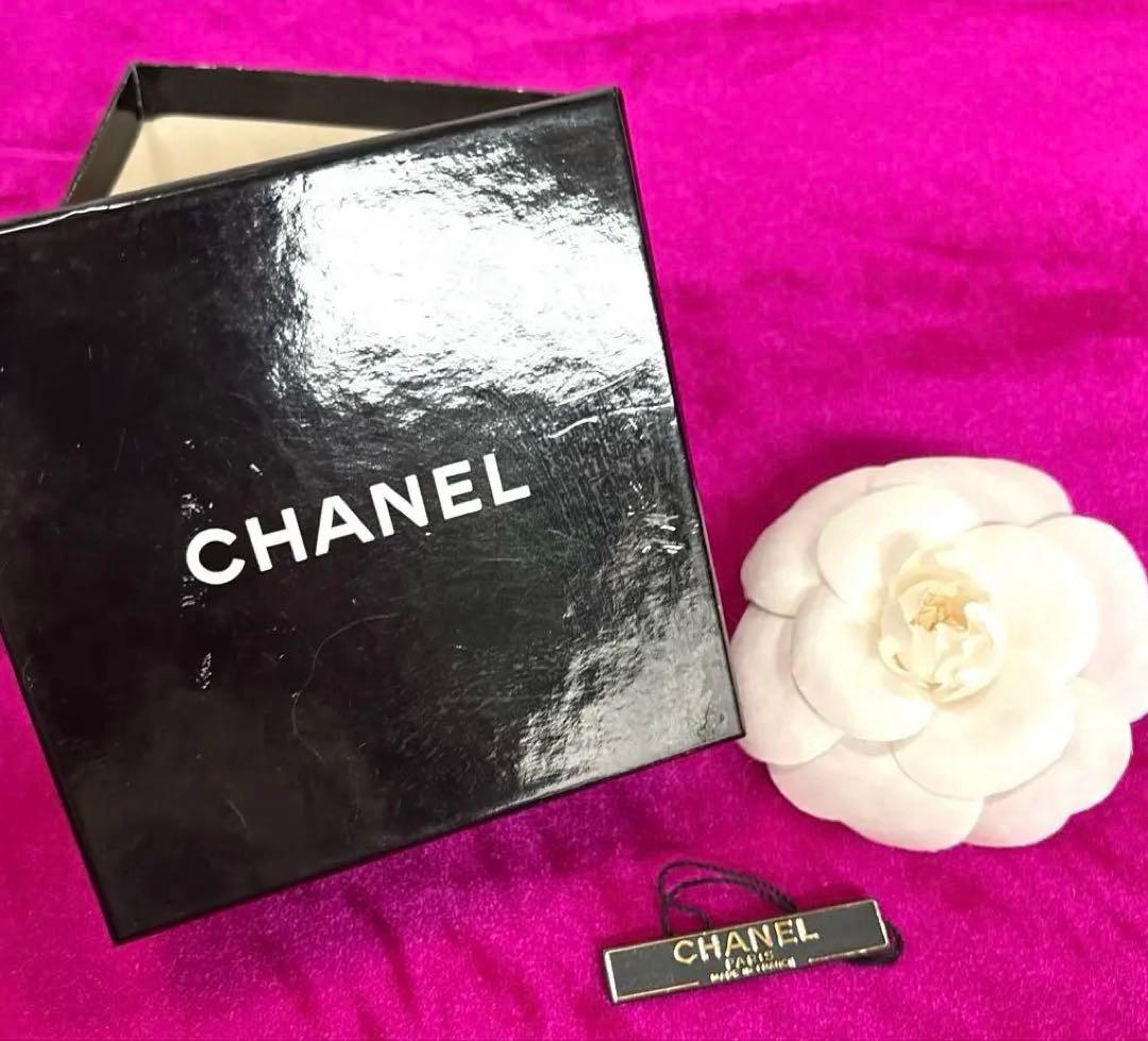【稀少】【ヴィンテージ】CHANELカメリア ブローチ シャネルプレート付き