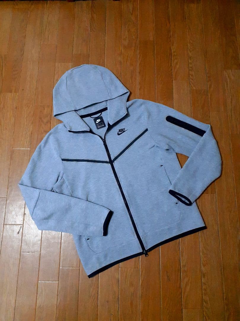 NIKE　テックフリースパーカー　グレー　S　国内正規品