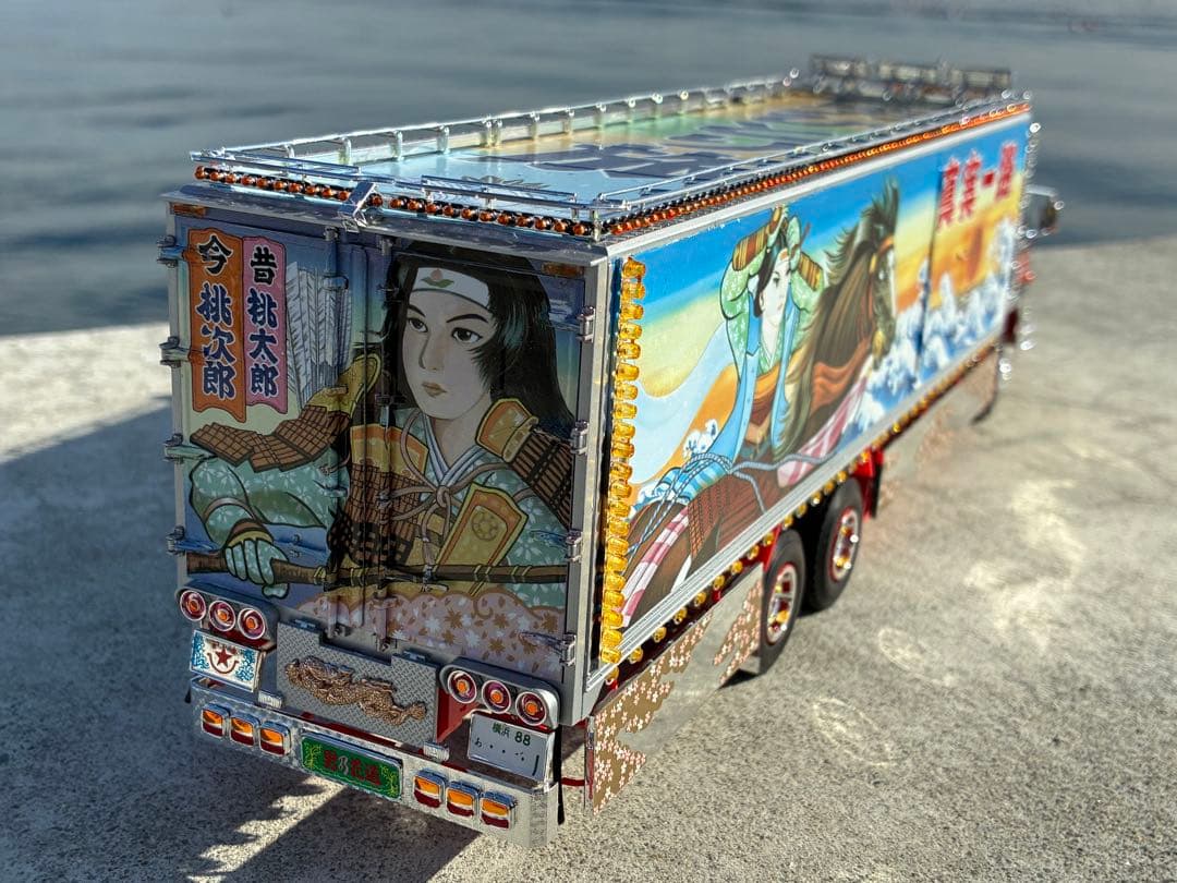 トラック野郎一番星男一匹桃次郎デコトラプラモデル