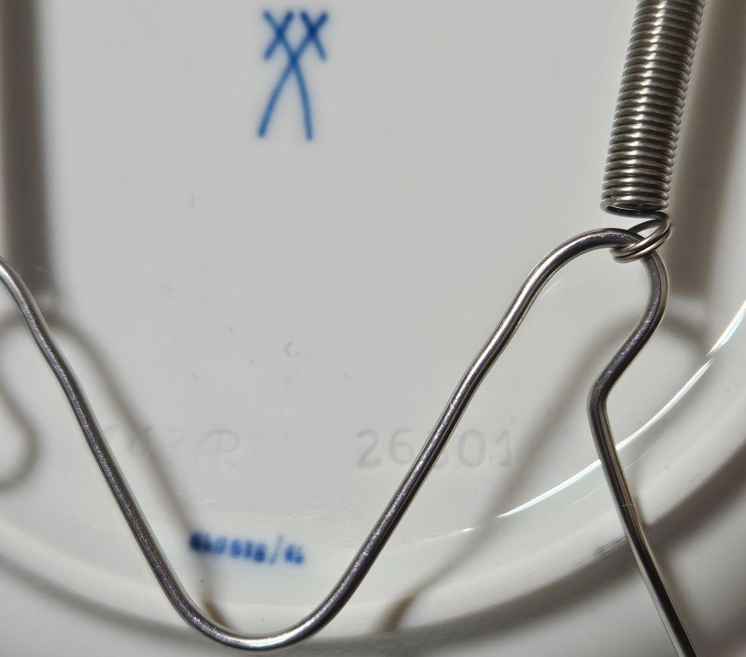 【Meissen】マイセン　ホワイトレリーフ　300周年記念マーク入り　プレート