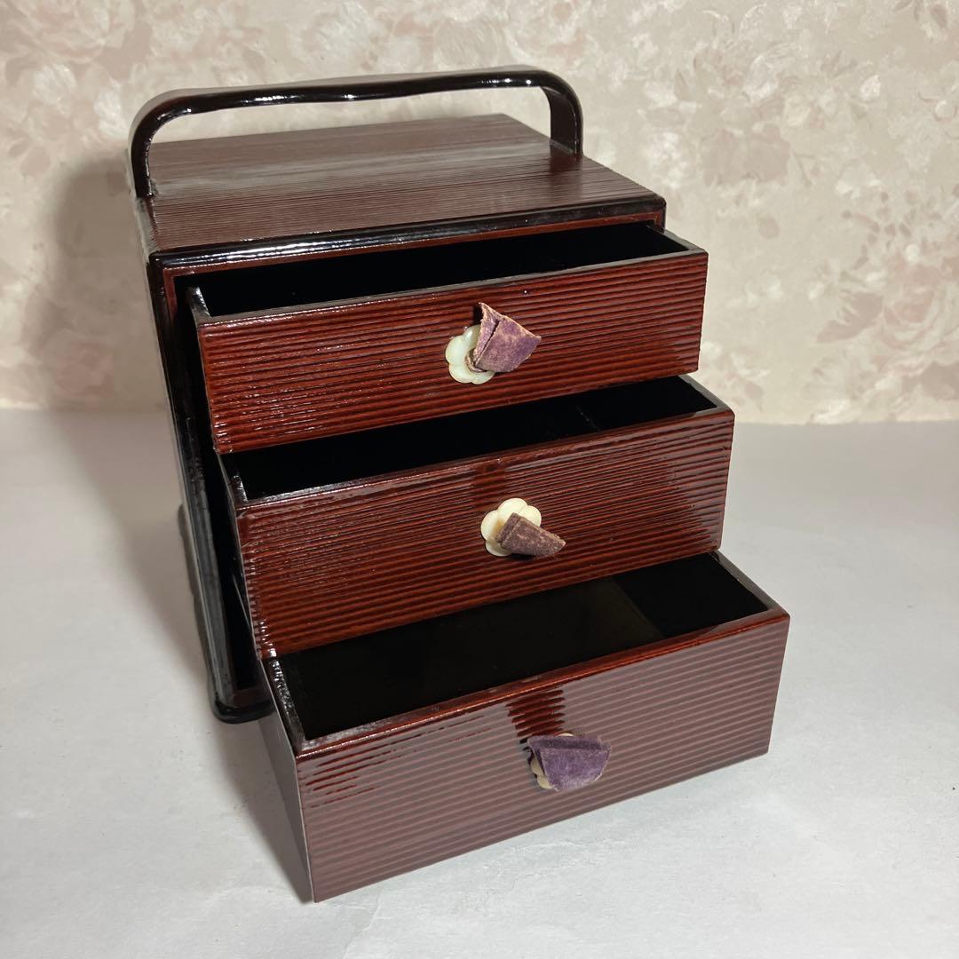 骨董紅溜塗り手提げ付き三段菓子箪笥