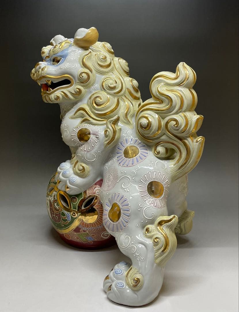 九谷焼　金彩白獅子　玉獅子　玉乗り獅子　太吉　36cm n133